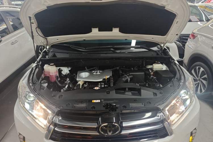 Used Toyota Highlander 2021 2.0T Four-Wheel Drive Prestige Version 7 Seats Engine Bay