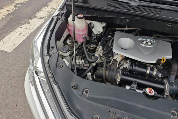 Used Toyota Highlander 2021 2.0T Two-Wheel Drive Elite Version 7-Seater Engine Bay Right