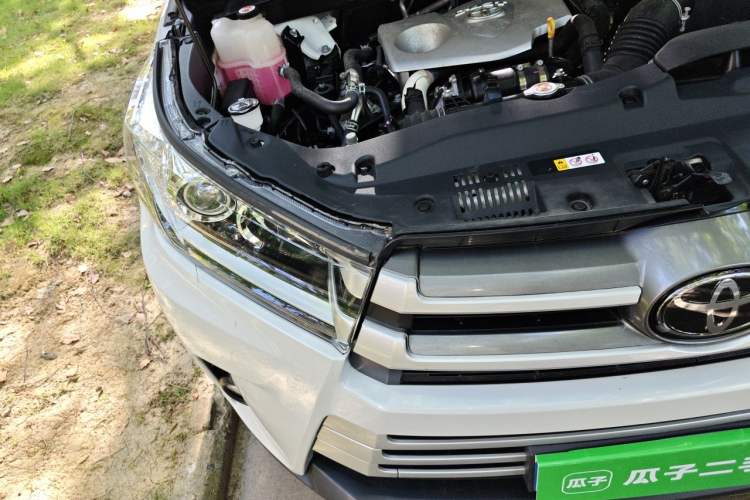 Used Toyota Highlander 2021 2.0T Four-Wheel Drive Luxury Edition 7 Seats Engine Bay Right
