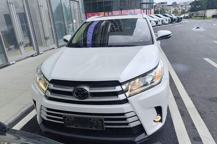 Used Toyota Highlander 2021 2.0T Two-Wheel Drive Luxury Edition 7 Seats Front