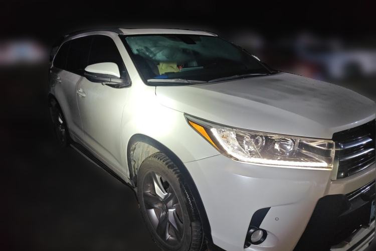 Used Toyota Highlander 2021 2.0T Four-Wheel Drive Luxury Edition 7 Seats Front Right 45 Deg
