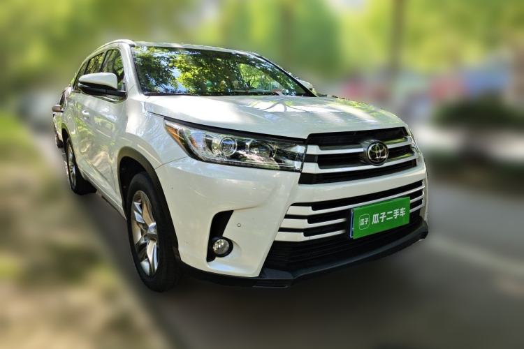 Used Toyota Highlander 2021 2.0T Four-Wheel Drive Luxury Edition 7 Seats Front Right 45 Deg