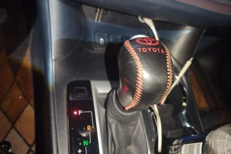 Used Toyota Highlander 2021 2.0T Four-Wheel Drive Luxury Edition 7 Seats Gear Lever