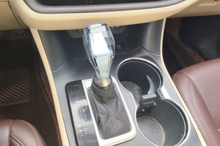 Used Toyota Highlander 2021 2.0T Four-Wheel Drive Elite Edition 7-Seater Gear Lever