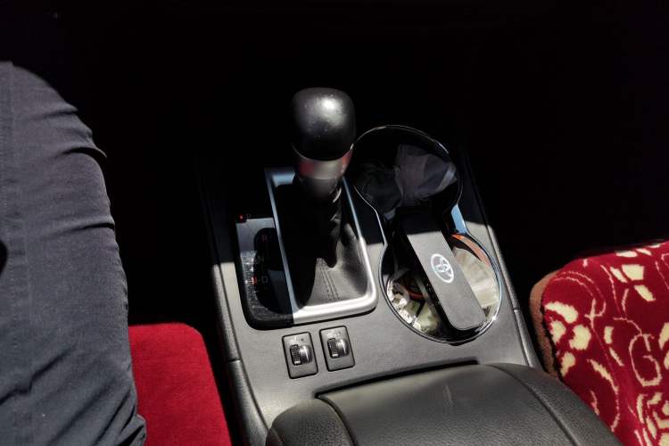 Used Toyota Highlander 2021 2.0T Four-Wheel Drive Luxury Edition 7 Seats Gear Lever