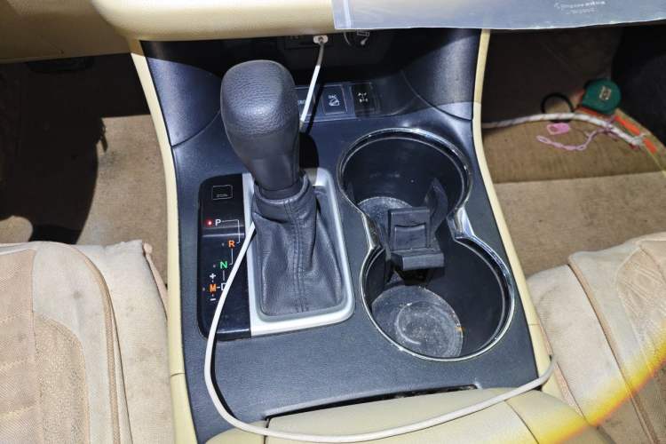 Used Toyota Highlander 2021 2.0T Four-Wheel Drive Elite Edition 7-Seater Gear Lever