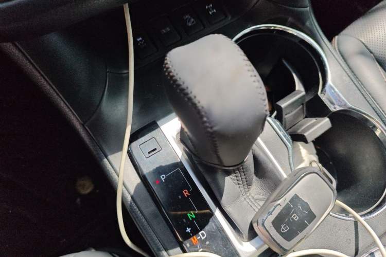 Used Toyota Highlander 2021 2.0T Four-Wheel Drive Elite Edition 7-Seater Gear Lever