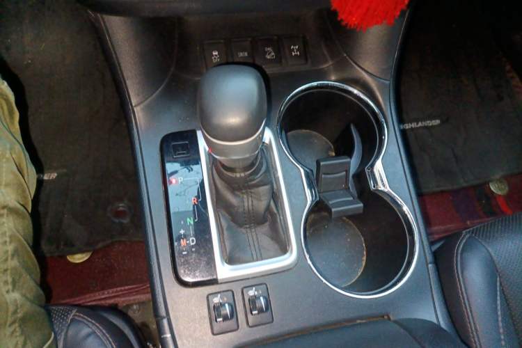 Used Toyota Highlander 2021 2.0T Four-Wheel Drive Prestige Version 7 Seats Gear Lever