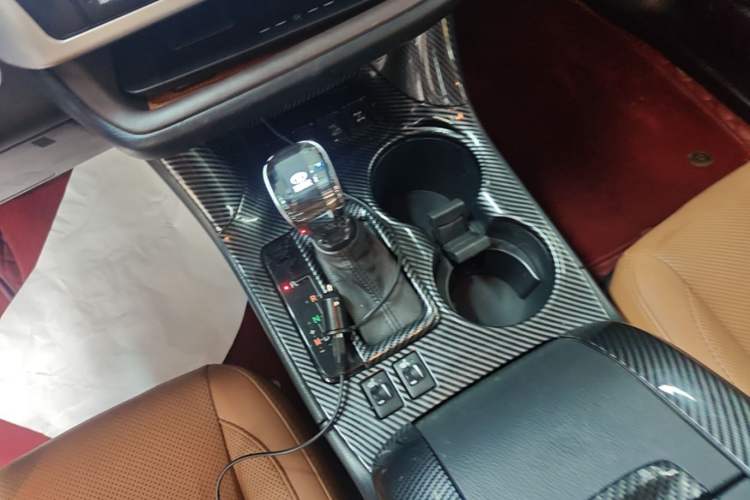 Used Toyota Highlander 2021 2.0T Four-Wheel Drive Prestige Version 7 Seats Gear Lever