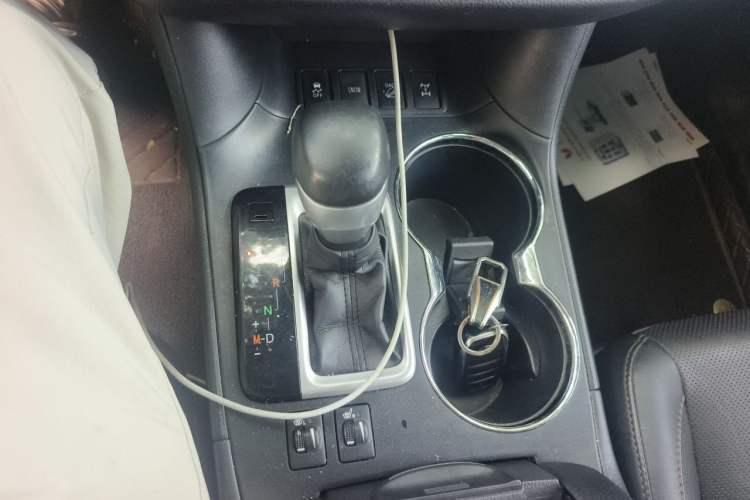 Used Toyota Highlander 2021 2.0T Four-Wheel Drive Prestige Version 7 Seats Gear Lever