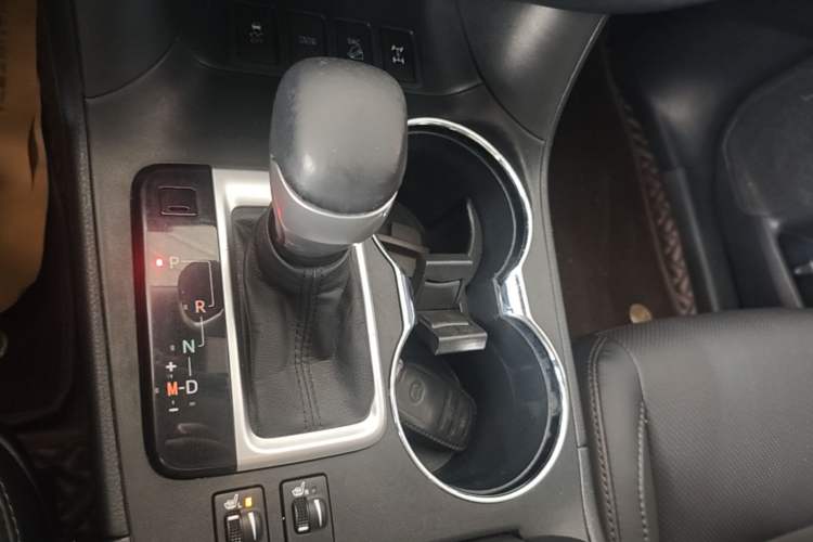 Used Toyota Highlander 2021 2.0T Four-Wheel Drive Prestige Version 7 Seats Gear Lever