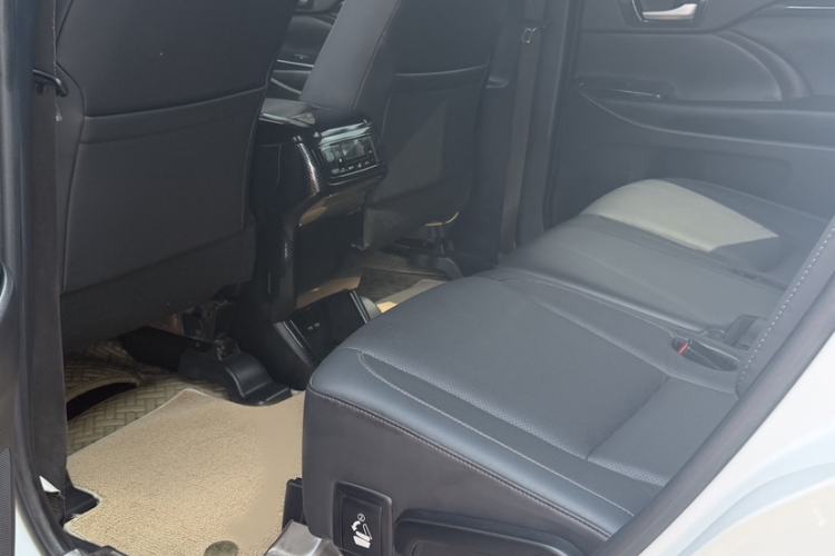 Used Toyota Highlander 2021 2.0T Four-Wheel Drive Luxury Edition 7 Seats Interior 1
