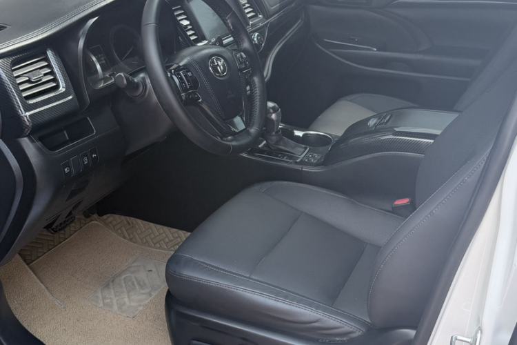 Used Toyota Highlander 2021 2.0T Four-Wheel Drive Luxury Edition 7 Seats Interior 2