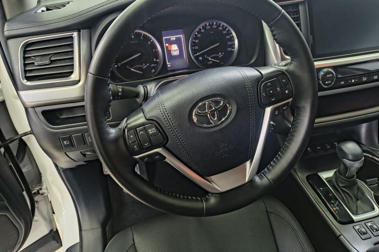 Used Toyota Highlander 2021 2.0T Four-Wheel Drive Luxury Edition 7 Seats Interior 2