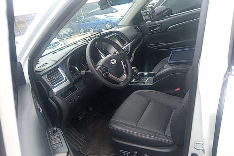 Used Toyota Highlander 2021 2.0T Four-Wheel Drive Prestige Version 7 Seats Left Front Seat