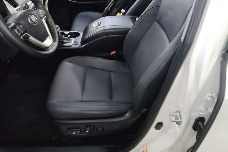 Used Toyota Highlander 2021 2.0T Four-Wheel Drive Prestige Version 7 Seats Left Front Seat