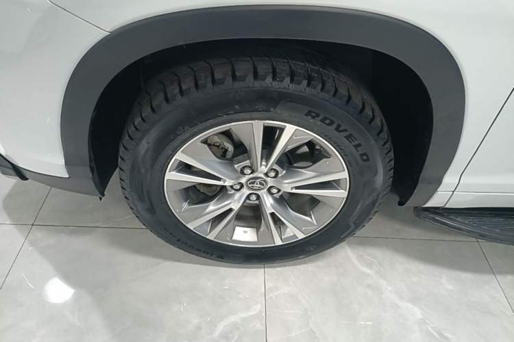 Used Toyota Highlander 2021 2.0T Four-Wheel Drive Elite Edition 7-Seater Left Front Wheel Hub