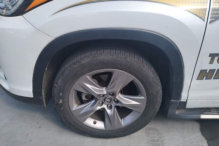 Used Toyota Highlander 2021 2.0T Four-Wheel Drive Luxury Edition 7 Seats Left Front Wheel Hub