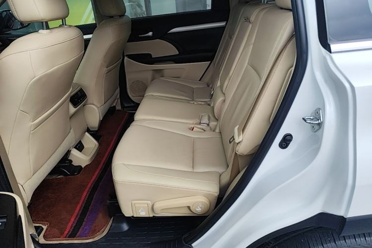 Used Toyota Highlander 2021 2.0T Two-Wheel Drive Luxury Edition 7 Seats Left Rear Seat
