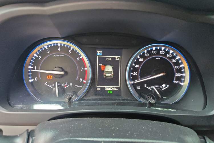Used Toyota Highlander 2021 2.0T Four-Wheel Drive Luxury Edition 7 Seats Odometer Close Up