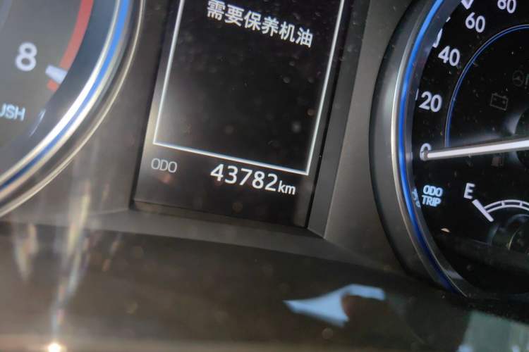 Used Toyota Highlander 2021 2.0T Four-Wheel Drive Knight Edition 7 Seats Odometer Close Up