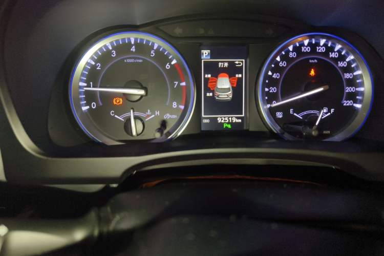 Used Toyota Highlander 2021 2.0T Four-Wheel Drive Luxury Edition 7 Seats Odometer Close Up