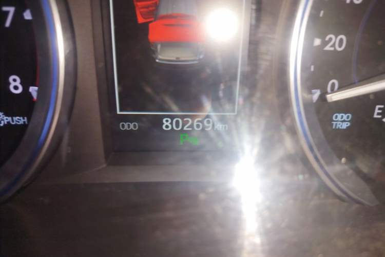 Used Toyota Highlander 2021 2.0T Four-Wheel Drive Luxury Edition 7 Seats Odometer Close Up