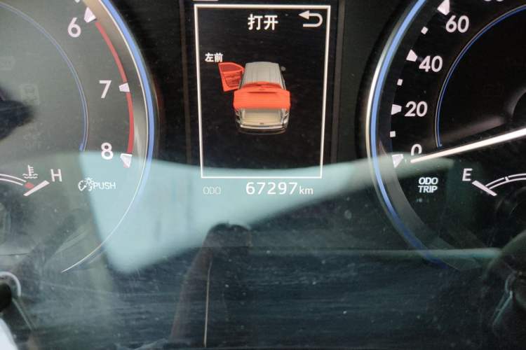 Used Toyota Highlander 2021 2.0T Four-Wheel Drive Luxury Edition 7 Seats Odometer Close Up