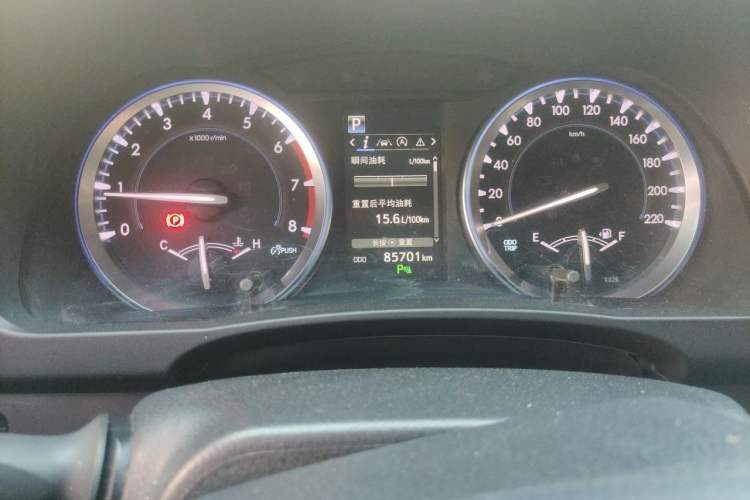 Used Toyota Highlander 2021 2.0T Four-Wheel Drive Luxury Edition 7 Seats Odometer Close Up