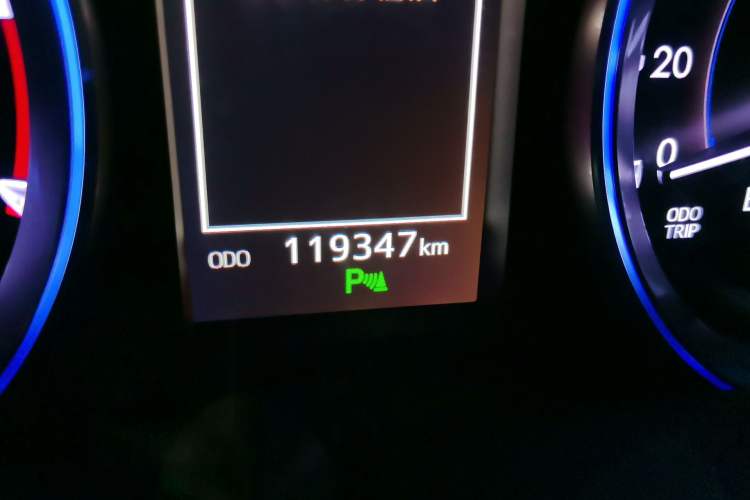 Used Toyota Highlander 2021 2.0T Four-Wheel Drive Prestige Version 7 Seats Odometer Close Up