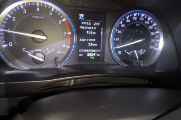Used Toyota Highlander 2021 2.0T Four-Wheel Drive Luxury Edition 7 Seats Odometer Close Up