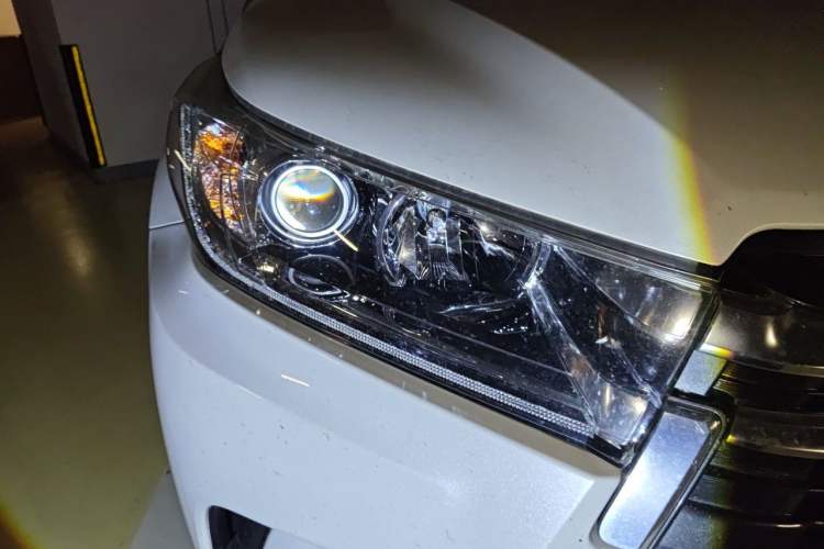 Used Toyota Highlander 2021 2.0T Four-Wheel Drive Prestige Version 7 Seats Right Front Headlight