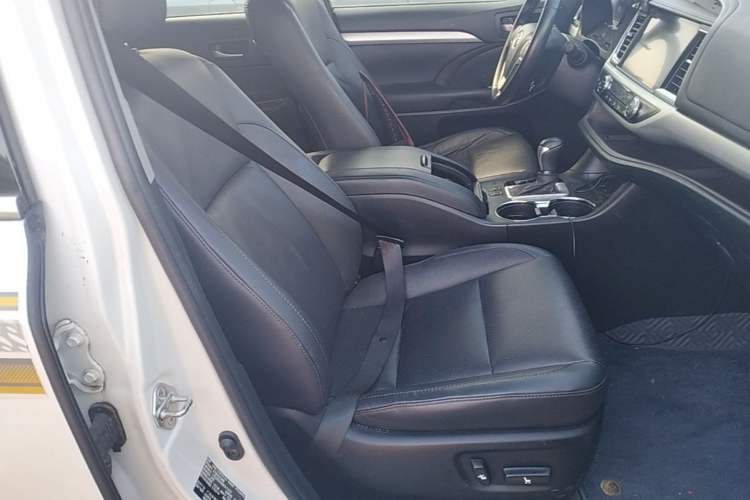 Used Toyota Highlander 2021 2.0T Four-Wheel Drive Luxury Edition 7 Seats Right Front Seat
