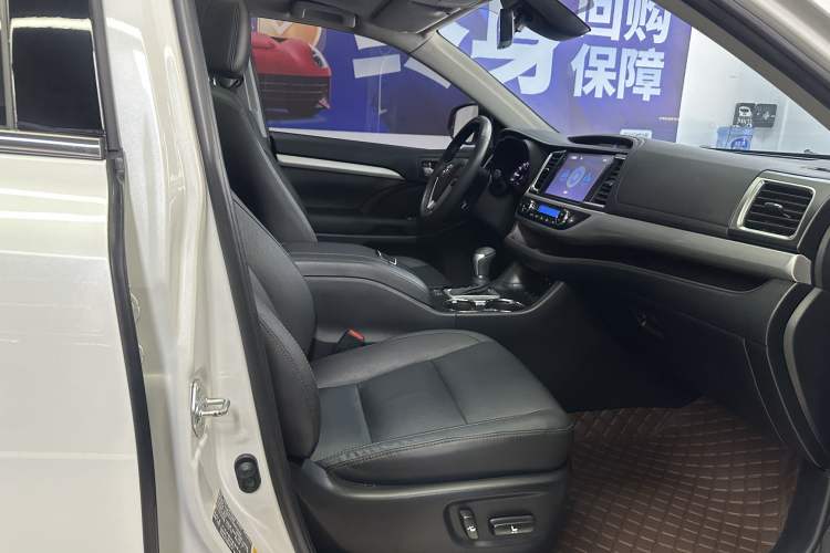 Used Toyota Highlander 2021 2.0T Four-Wheel Drive Luxury Edition 7 Seats Right Front Seat