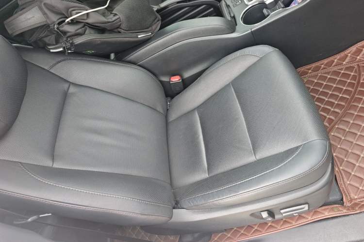 Used Toyota Highlander 2021 2.0T Four-Wheel Drive Prestige Version 7 Seats Right Front Seat