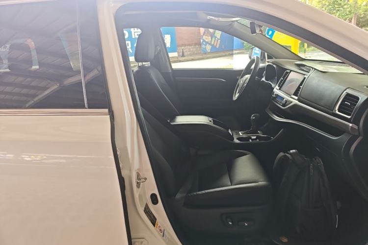 Used Toyota Highlander 2021 2.0T Four-Wheel Drive Prestige Version 7 Seats Right Front Seat
