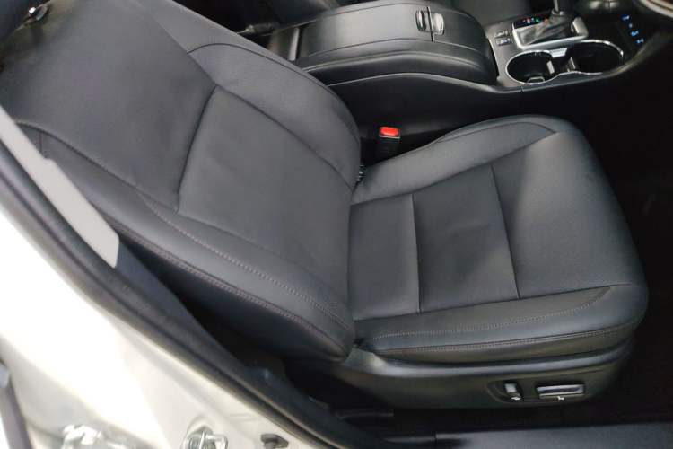 Used Toyota Highlander 2021 2.0T Four-Wheel Drive Prestige Version 7 Seats Right Front Seat
