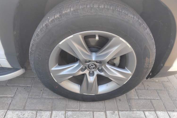 Used Toyota Highlander 2021 2.0T Four-Wheel Drive Luxury Edition 7 Seats Right Front Wheel Hub