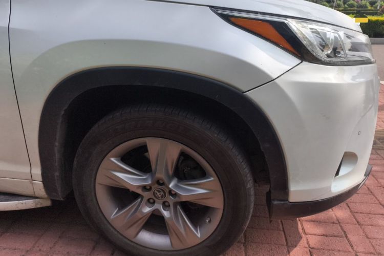 Used Toyota Highlander 2021 2.0T Four-Wheel Drive Luxury Edition 7 Seats Right Front Wheel Hub