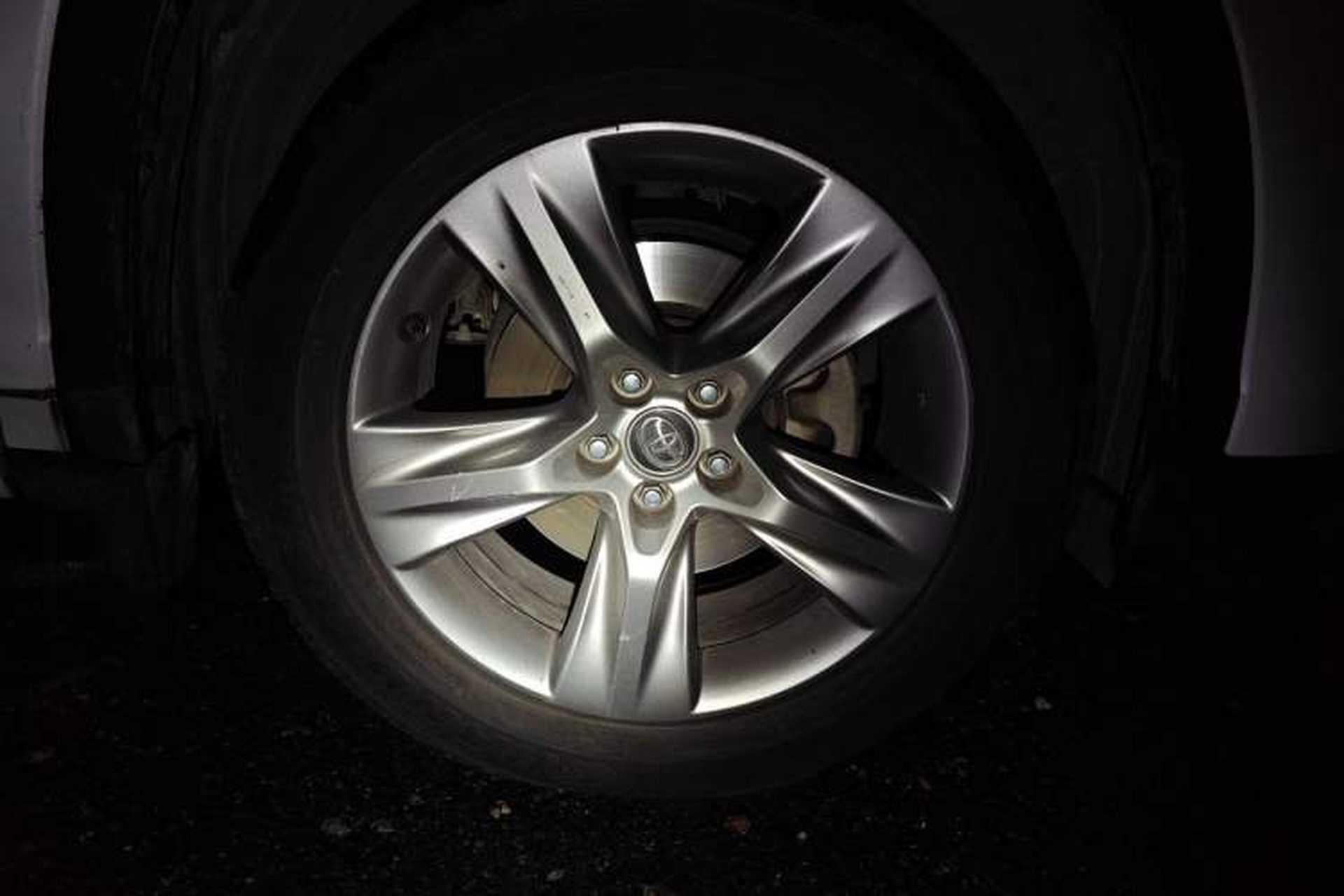 Used Toyota Highlander 2021 2.0T Four-Wheel Drive Luxury Edition 7 Seats Right Front Wheel Hub