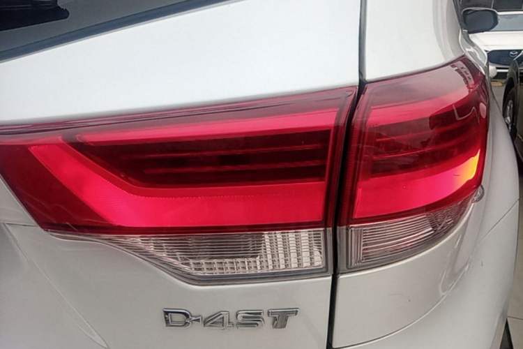 Used Toyota Highlander 2021 2.0T Four-Wheel Drive Prestige Version 7 Seats Right Rear Taillight