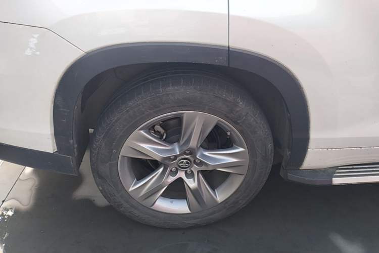 Used Toyota Highlander 2021 2.0T Four-Wheel Drive Luxury Edition 7 Seats Right Rear Wheel Hub
