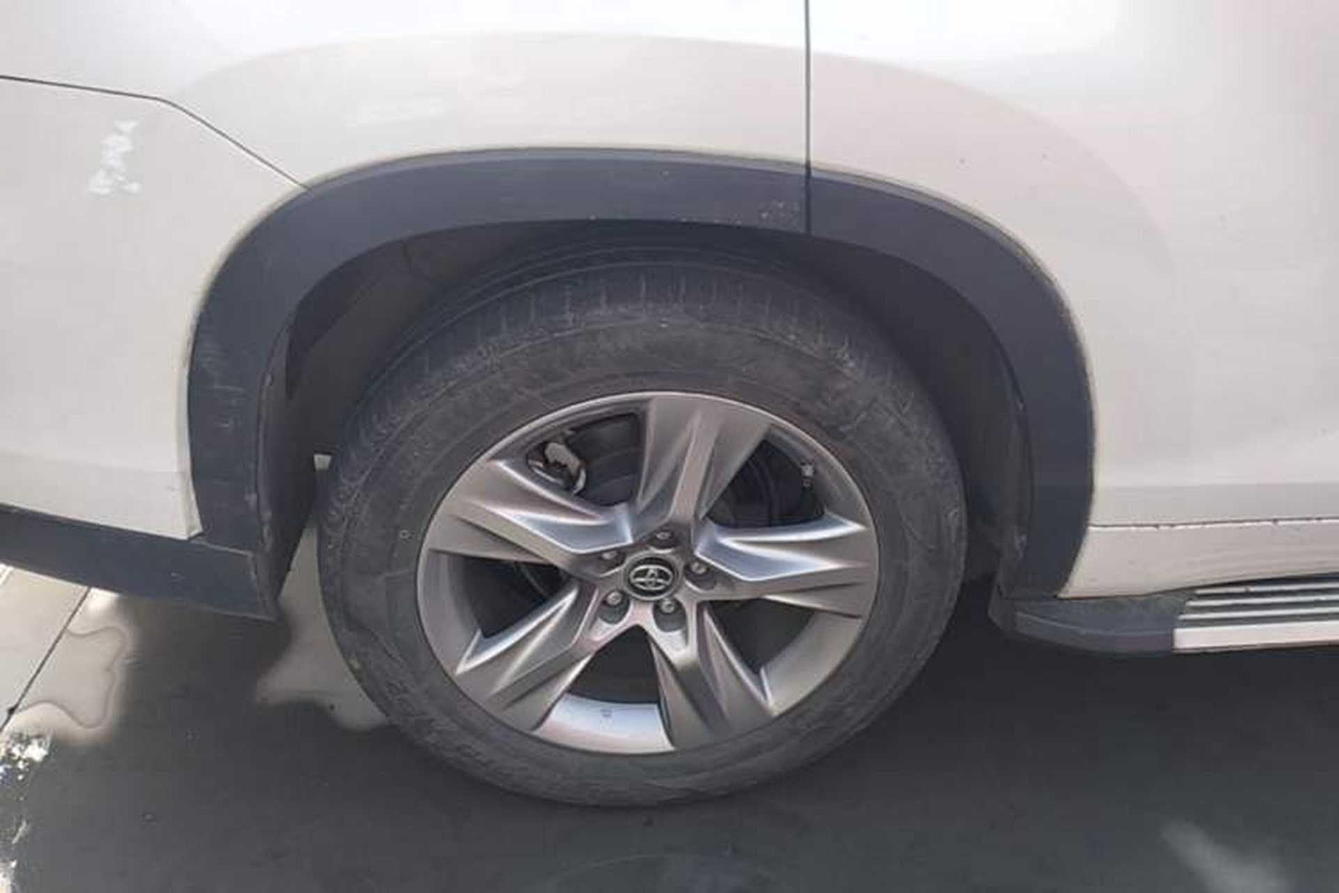 Used Toyota Highlander 2021 2.0T Four-Wheel Drive Luxury Edition 7 Seats Right Rear Wheel Hub