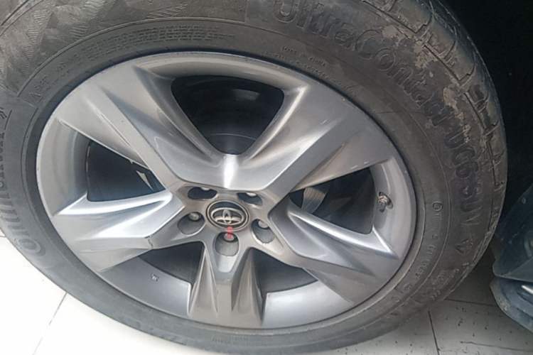 Used Toyota Highlander 2021 2.0T Four-Wheel Drive Prestige Version 7 Seats Right Rear Wheel Hub