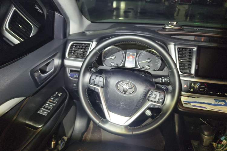 Used Toyota Highlander 2021 2.0T Four-Wheel Drive Luxury Edition 7 Seats Steering Wheel
