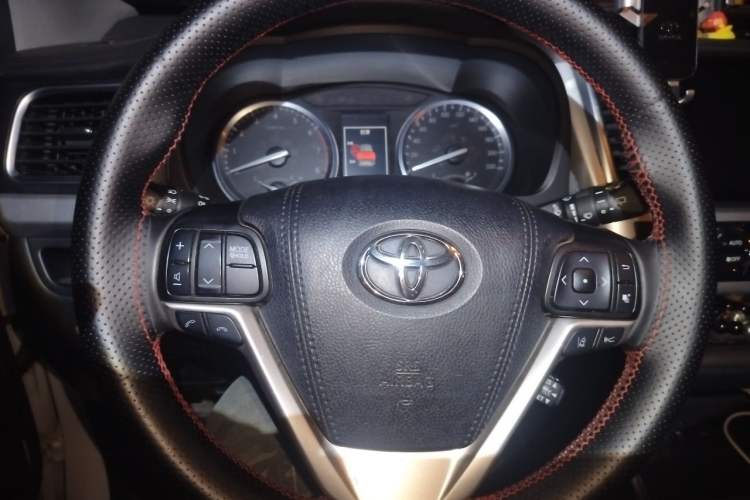 Used Toyota Highlander 2021 2.0T Four-Wheel Drive Luxury Edition 7 Seats Steering Wheel