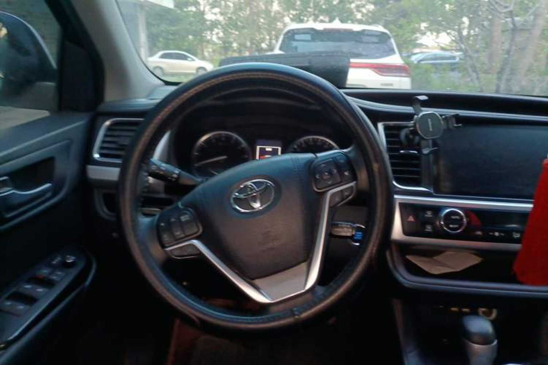 Used Toyota Highlander 2021 2.0T Four-Wheel Drive Prestige Version 7 Seats Steering Wheel