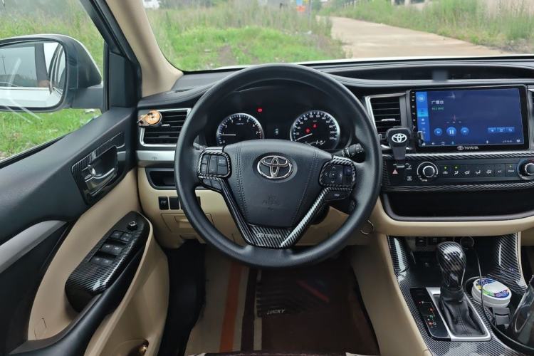 Used Toyota Highlander 2021 2.0T Two-Wheel Drive Elite Version 7-Seater Steering Wheel