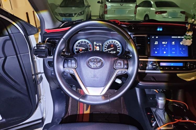 Used Toyota Highlander 2021 2.0T Four-Wheel Drive Prestige Version 7 Seats Steering Wheel