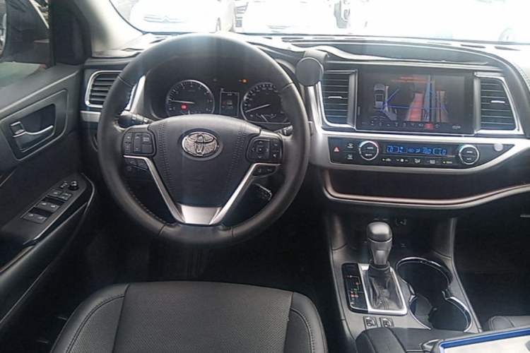 Used Toyota Highlander 2021 2.0T Four-Wheel Drive Prestige Version 7 Seats Steering Wheel